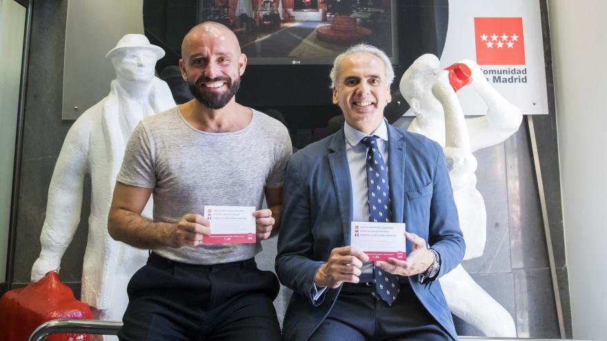 La Comunidad de Madrid ha puesto en marcha una campaña para facilitar a turistas que visiten la región y presenten alergias alimentarias el consumo de alimentos con seguridad, mediante tarjetas traducidas al inglés y francés