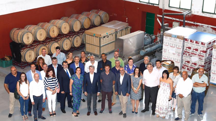 El presidente regional, Ángel Garrido, visita las industrias hortícolas de Villa del Prado, localidad conocida como ‘La Huerta de Madrid’