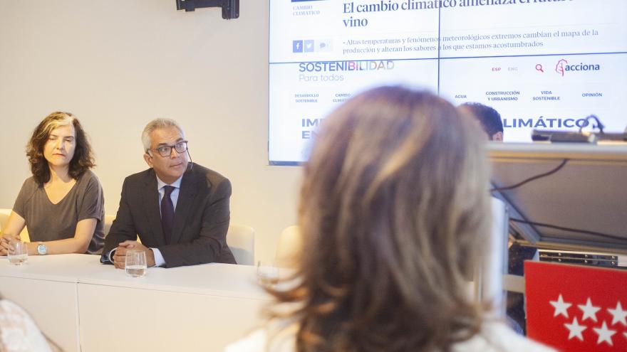 El consejero en funciones de Medio Ambiente y Ordenación del Territorio, Carlos Izquierdo, durante las jornadas organizadas por el IMIDRA