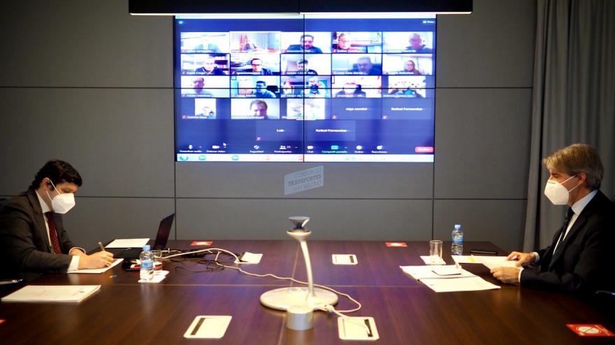 Mesa de reuniones