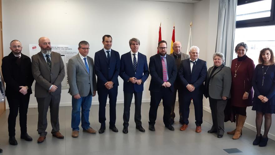 Ángel Garrido durante la presentación de las nuevas líneas nocturnas y la línea 215