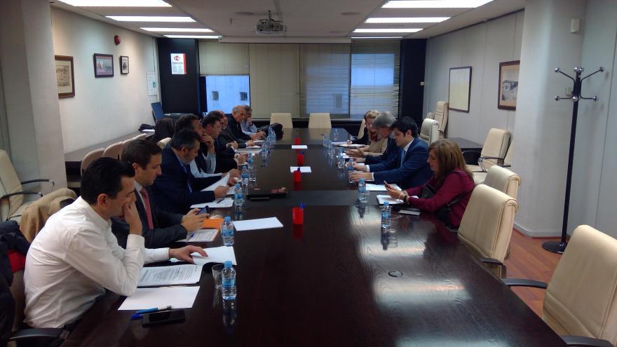  Ángel Garrido durante la reunión con las principales asociaciones del taxi 