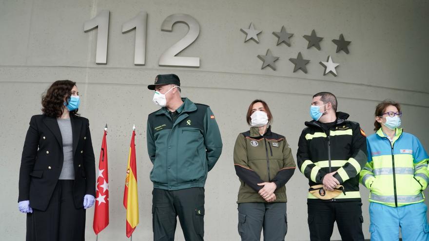 Isabel Díaz Ayuso durante su visita a las instalaciones de la Agencia de Seguridad y Emergencias Madrid 112