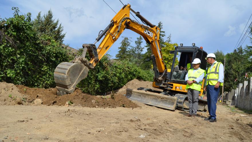 El consejero Carlos Izquierdo visita el municipio de Cercedilla El consejero recorriendo el municipio