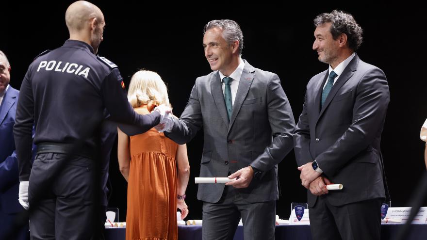 El consejero durante el acto de entrega de diplomas