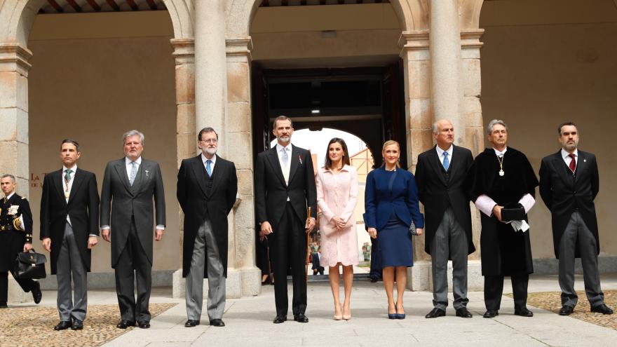 Cristina Cifuentes, junto a Mariano Rajoy y los Reyes, en la entrega del Premio Cervantes Cristina Cifuentes, junto a Mariano Rajoy y los Reyes, en la entrega del Premio Cervantes
