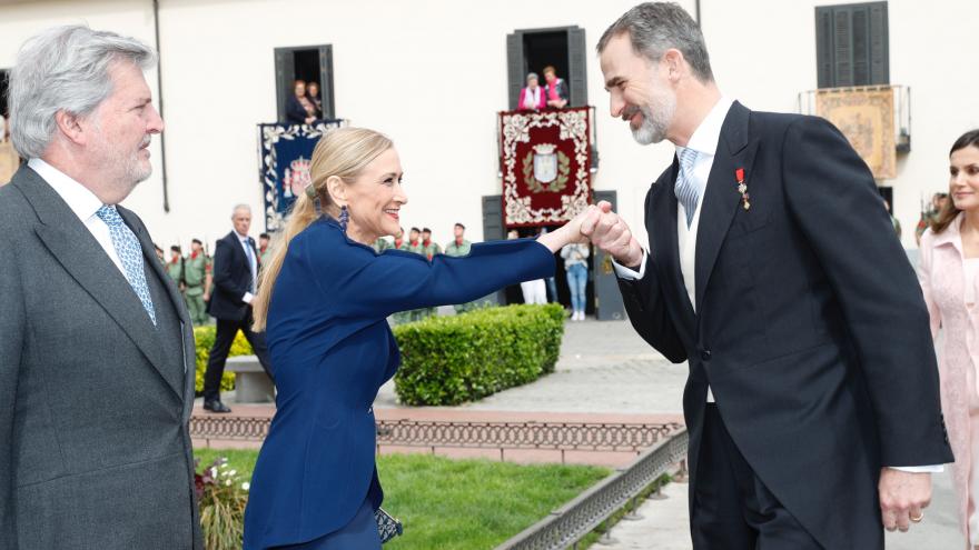 Cristina Cifuentes junto al rey Felipe VI Cristina Cifuentes junto al rey Felipe VI