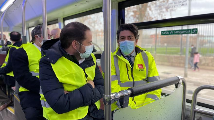 David Pérez viaja en el primer autobús impulsado con hidrógeno