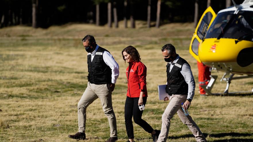 La presidenta caminando