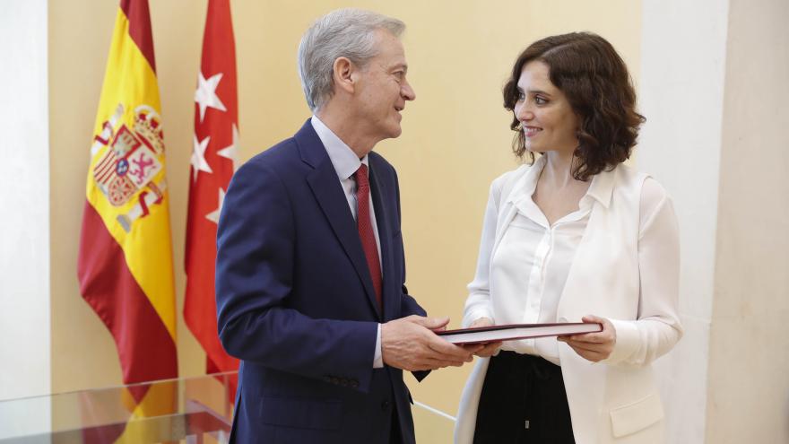 Isabel Díaz Ayuso con el fiscal superior de la Comunidad, Jesús Caballero Klink