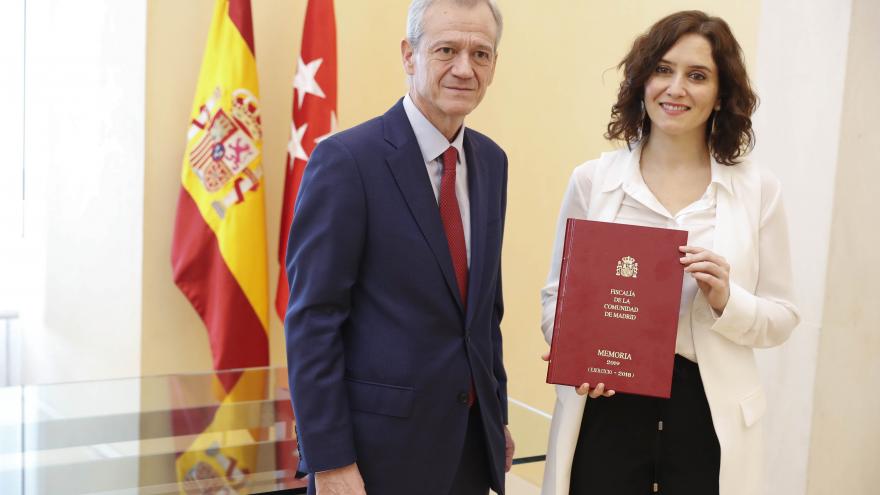 Isabel Díaz Ayuso con el fiscal superior de la Comunidad, Jesús Caballero Klink