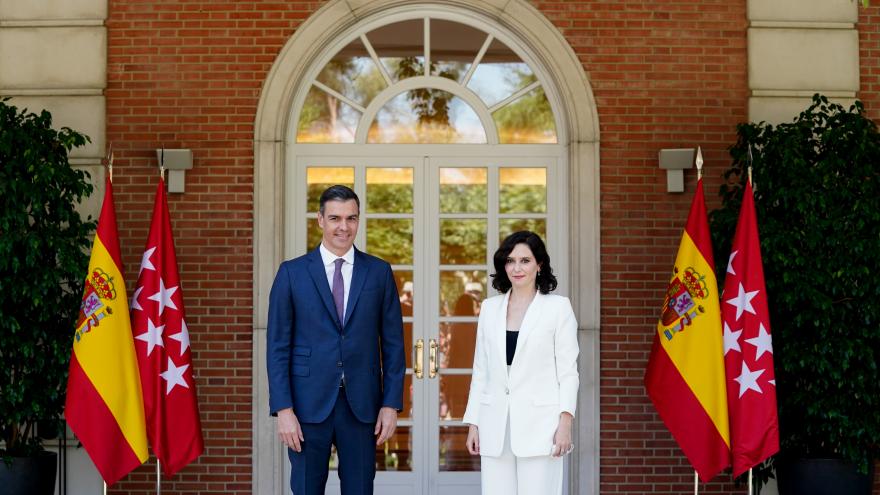 Isabel Díaz Ayuso durante su reunión con el jefe del Ejecutivo central