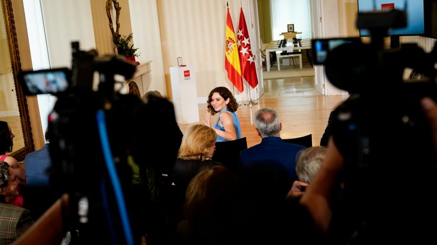 La presidenta interviniendo en el atril