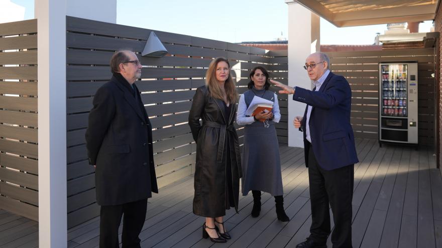 La consejera Ana Dávila durante su visita a la Residencia Santa María del Monte Carmelo