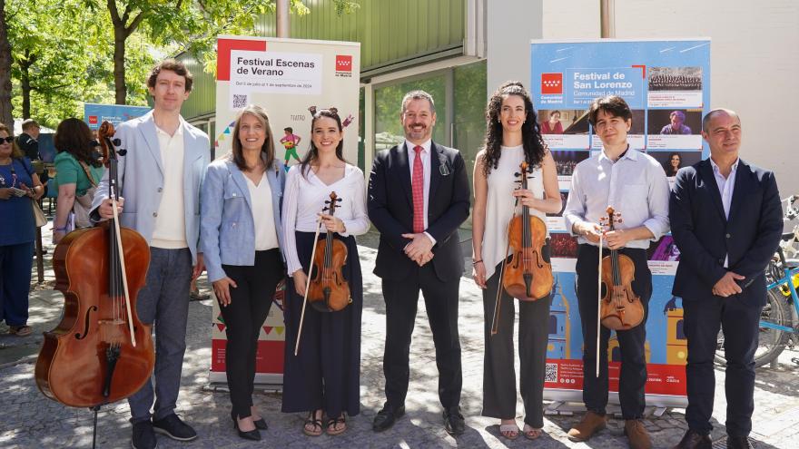 El consejero Mariano de Paco Serrano durante la presentación de los festivales Escenas de Verano y San Lorenzo