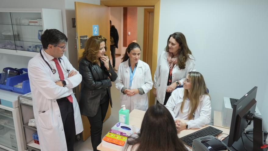 La consejera Fátima Matute durante la inauguración del Centro sanitario Sandoval Sur