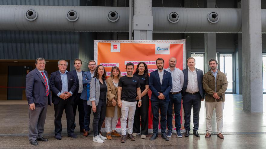 autoridades en la Semana del Emprendimiento Junior