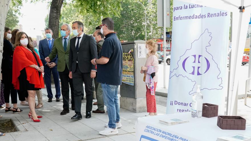 Visita mesa informativa sobre donación de órganos