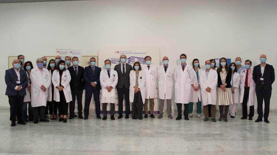 El consejero recorriendo las instalaciones
