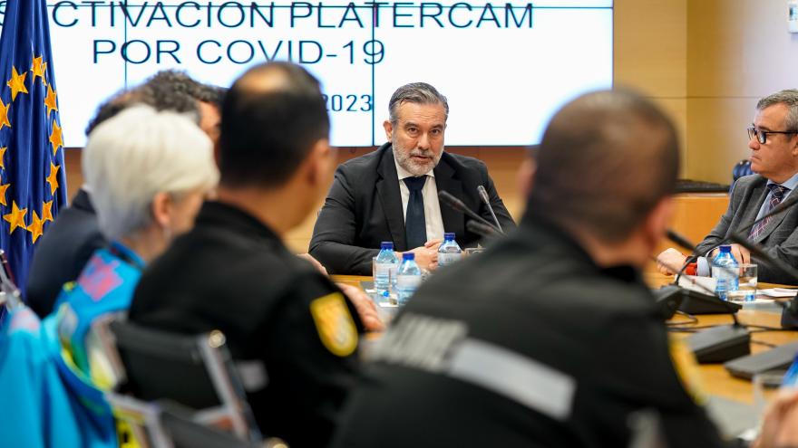 El consejero presidiendo la reunión