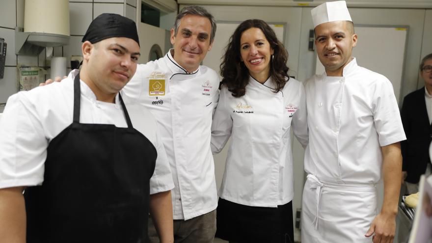 Eugenia Carballedo durante su visita al obrador de la pastelería Lazcano