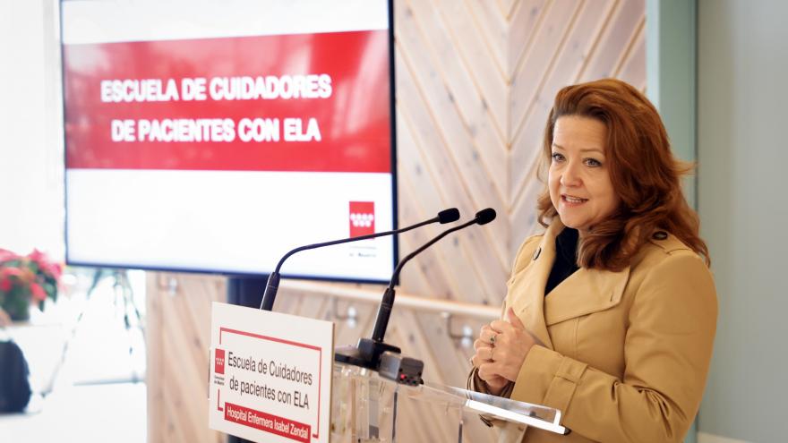 Fátima Matute Inaugura la escuela de cuidadores de pacientes de ELA en el hospital Zendal