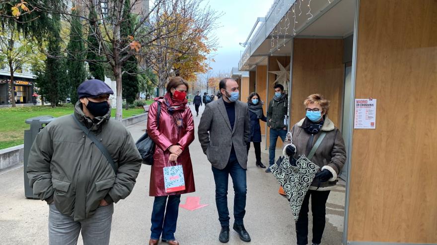 GIMÉNEZ VISITA LA XXXIII FERIA MERCADO DE ARTESANÍA