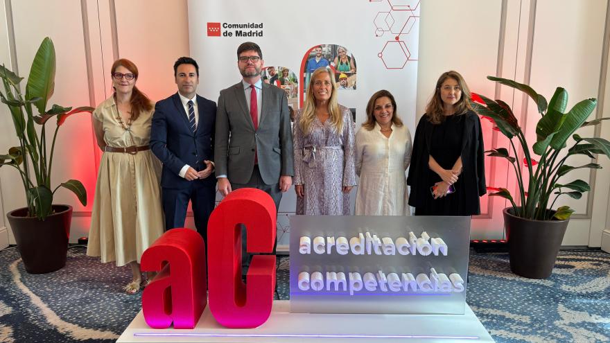 La consejera Rocío Albert en una jornada informativa para empresas sobre acreditación de competencias profesionales