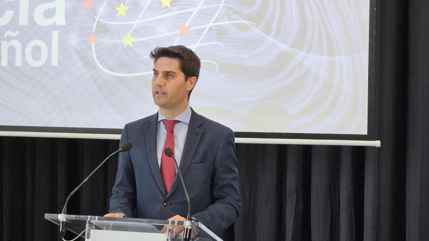 El consejero Emilio Viciana durante la entrega de los II Premios de Ciencia en Español