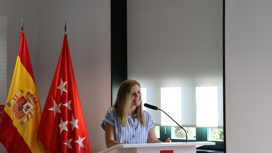 La consejera Ana Dávila durante la firma de un programa con la Federación de Plataformas Sociales Pinardi