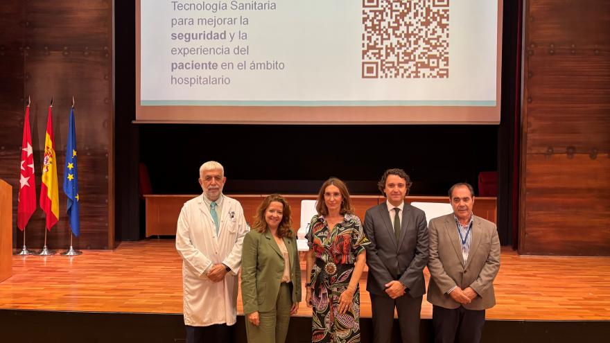 La consejera Fátima Matute en la presentación del informe Tecnología y Seguridad en la Atención Sanitaria