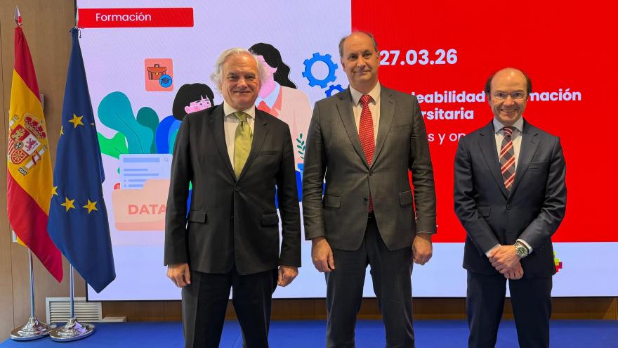 El consejero Miguel López-Valverde durante la jornada