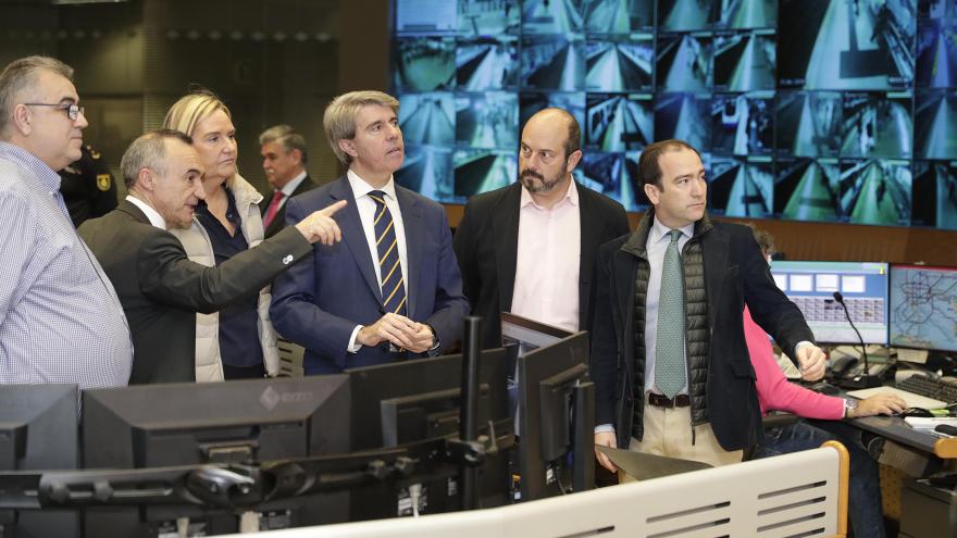 Garrido supervisa el dispositivo de Metro con motivo de las celebraciones de Nochevieja