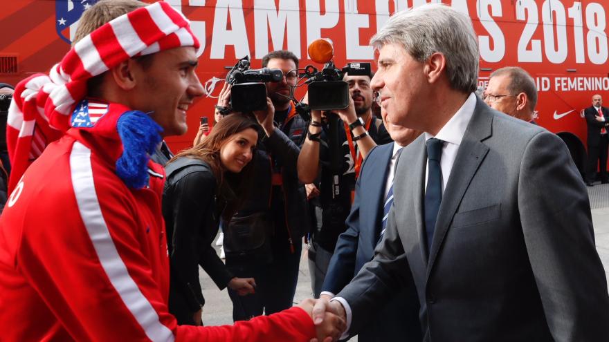 Garrido felicita a un Atlético de Madrid campeón, tras proclamarse ganador de la Europa League y de la Liga Femenina