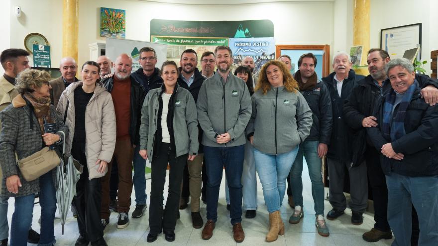 Miguel Ángel García Martín en un momento de su visita La Cabrera para conocer las próximas actuaciones financiadas por el PIR