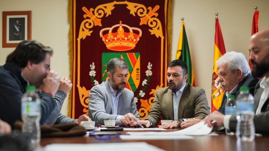 Miguel Ángel García Martín en un momento de su visita La Cabrera para conocer las próximas actuaciones financiadas por el PIR
