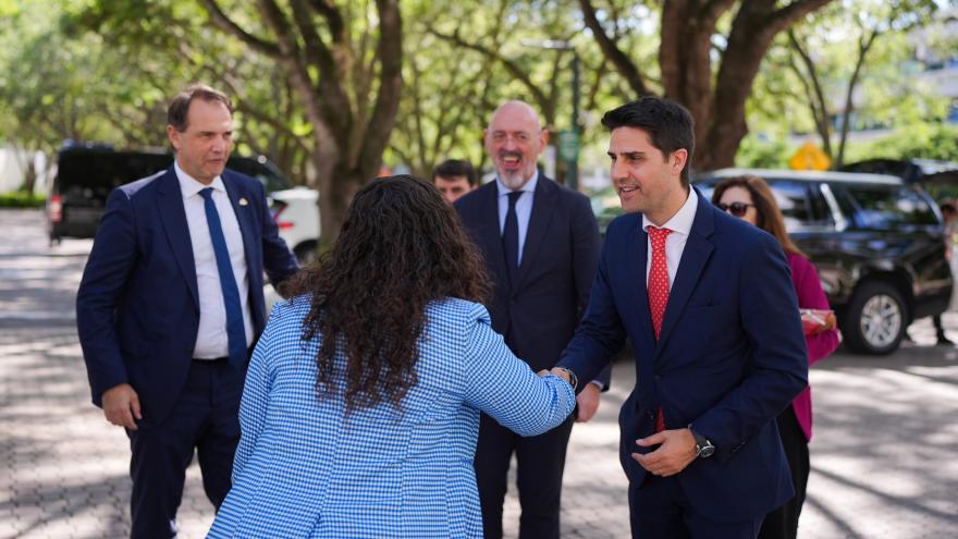 El consejero Emilio Viciana en las instalaciones de la University of Miami