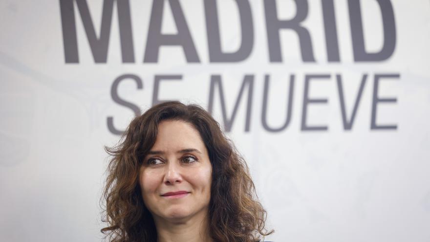ISABEL DÍAZ AYUSO VISITA LA ASOCIACIÓN GREMIAL DE AUTO-TAXI DE MADRID