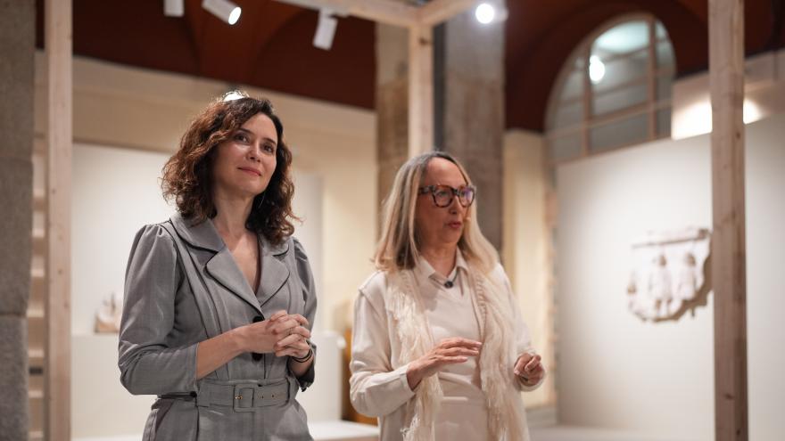 La presidenta Isabel Díaz Ayuso durante la inauguración de la exposición ¡Hispano! Gladiadores en el Imperio Romano