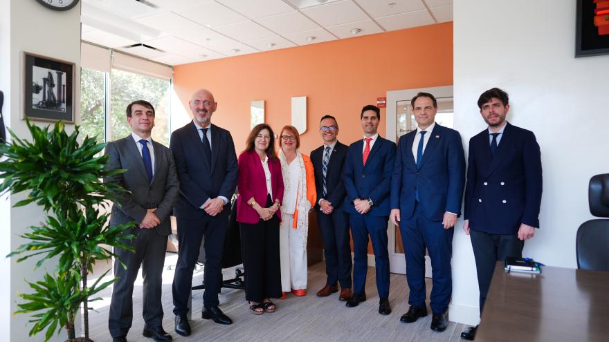 El consejero Emilio Viciana en las instalaciones de la University of Miami