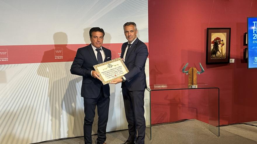 El consejero Carlos Novillo en la entrega de premios a los triunfadores de la Feria de San Isidro 2024
