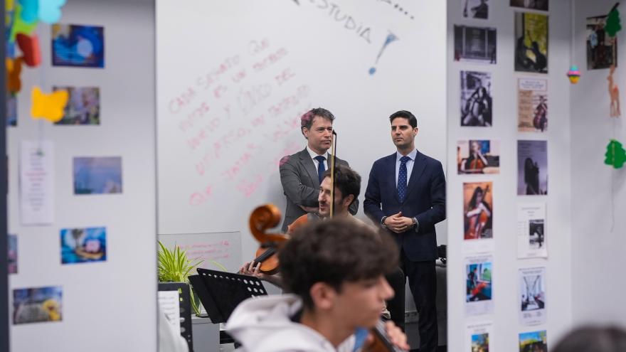 El consejero Emilio Viciana durante la presentación de la campaña informativa sobre la oferta de Enseñanzas Artísticas