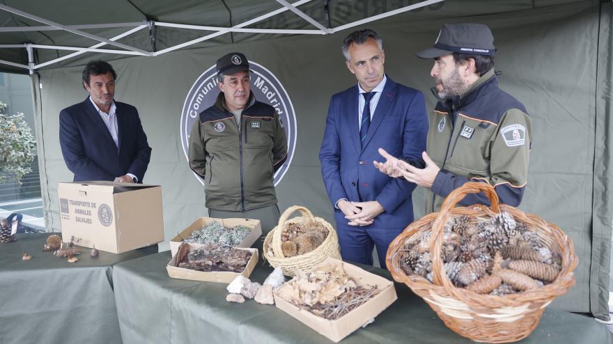 El consejero Carlos Novillo durante la presentación de la campaña informativa #NavidadSegura