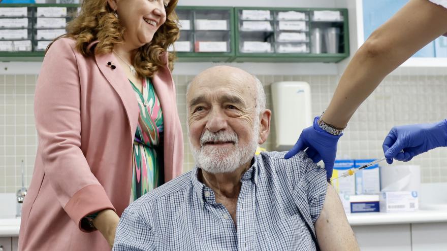 La consejera Fátima Matute durante su visita a una consulta de Enfermería del Centro de Salud Somosaguas en Pozuelo de Alarcón