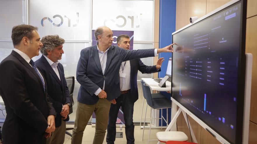 Miguel López-Valverde visita la empresa de ciberseguridad TRC López-Valverde formación ciberseguridad pequeños ayuntamientos 3