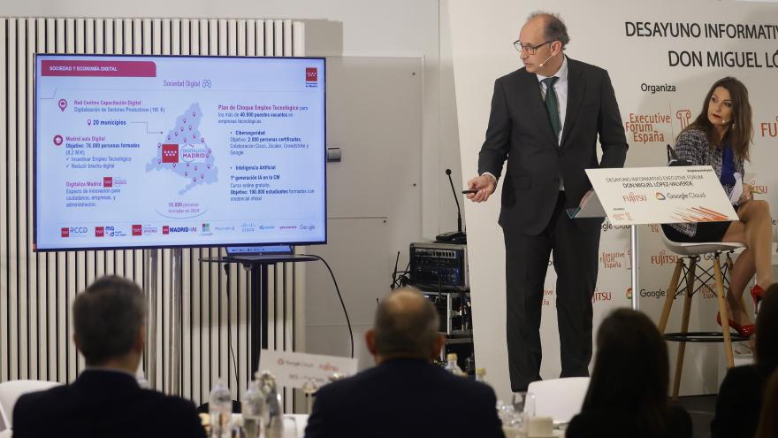 El consejero Miguel López-Valverde durante el desayuno de Executive Forum