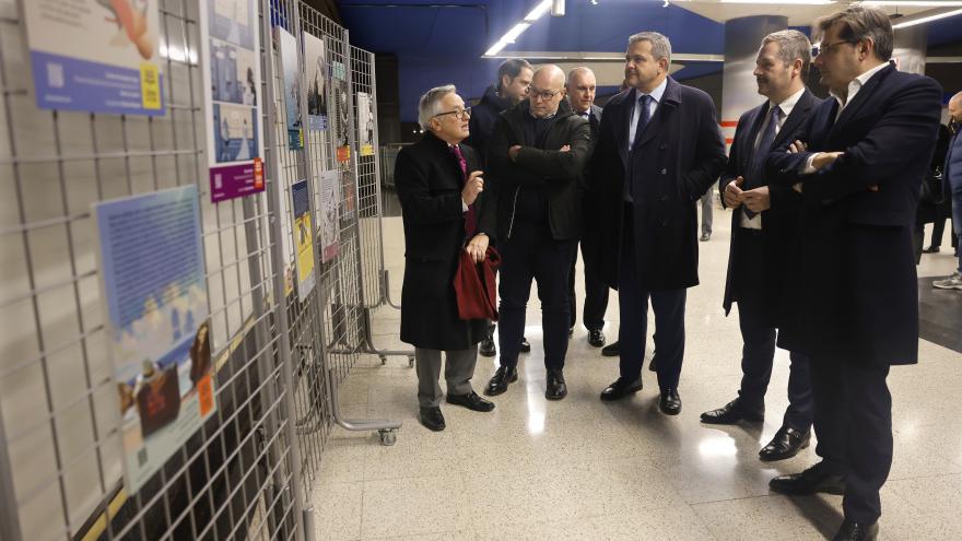 Los consejeros Jorge Rodrigo y Mariano de Paco Serrano durante la presentación de la campaña Libros a la calle 