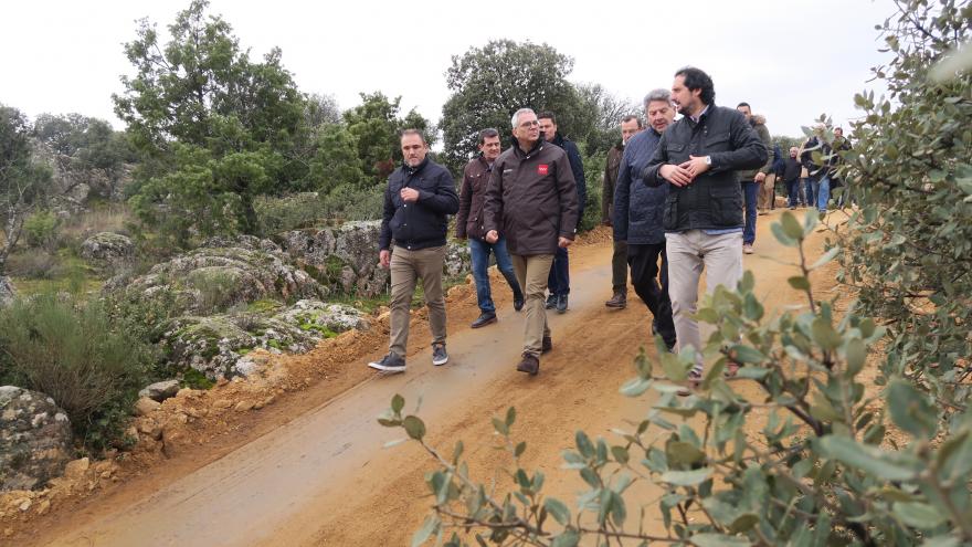 Carlos Izquierdo recorre una de las vías pecuarias