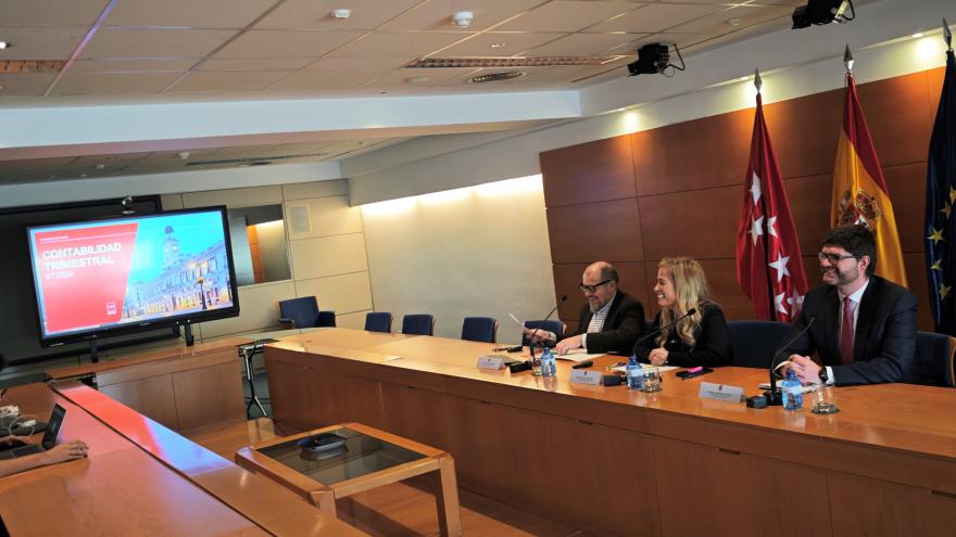 La consejera Rocío Albert durante la explicación de los datos de la Contabilidad Regional del cuarto trimestre