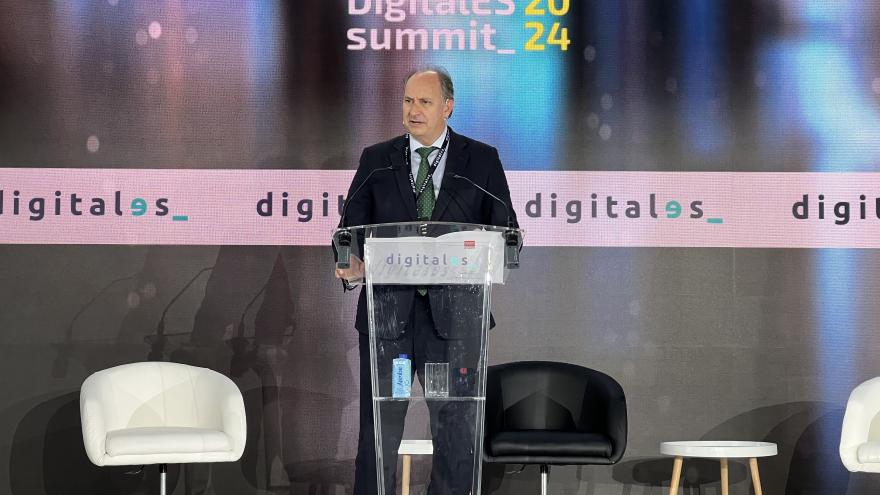 El consejero Miguel López-Valverde durante las jornadas DigitalES Summit 2024